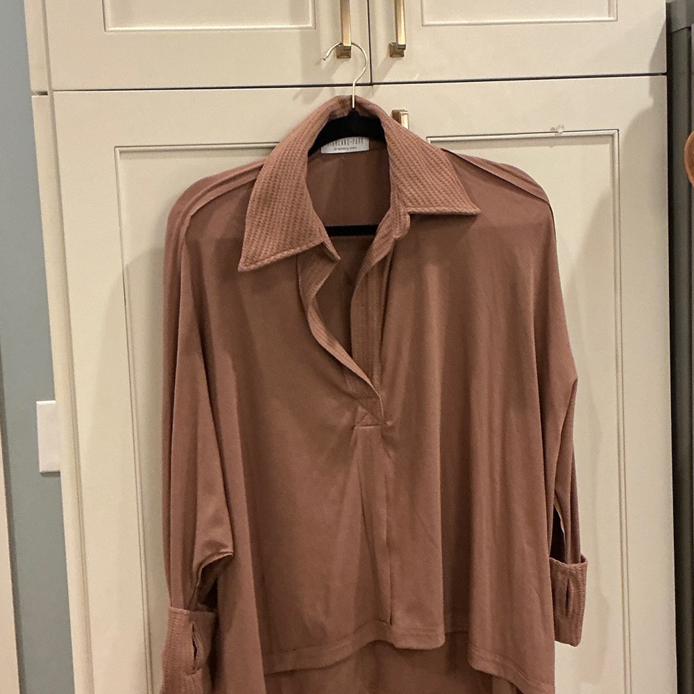 Women’s long sleeve V-neck blouse, size medium